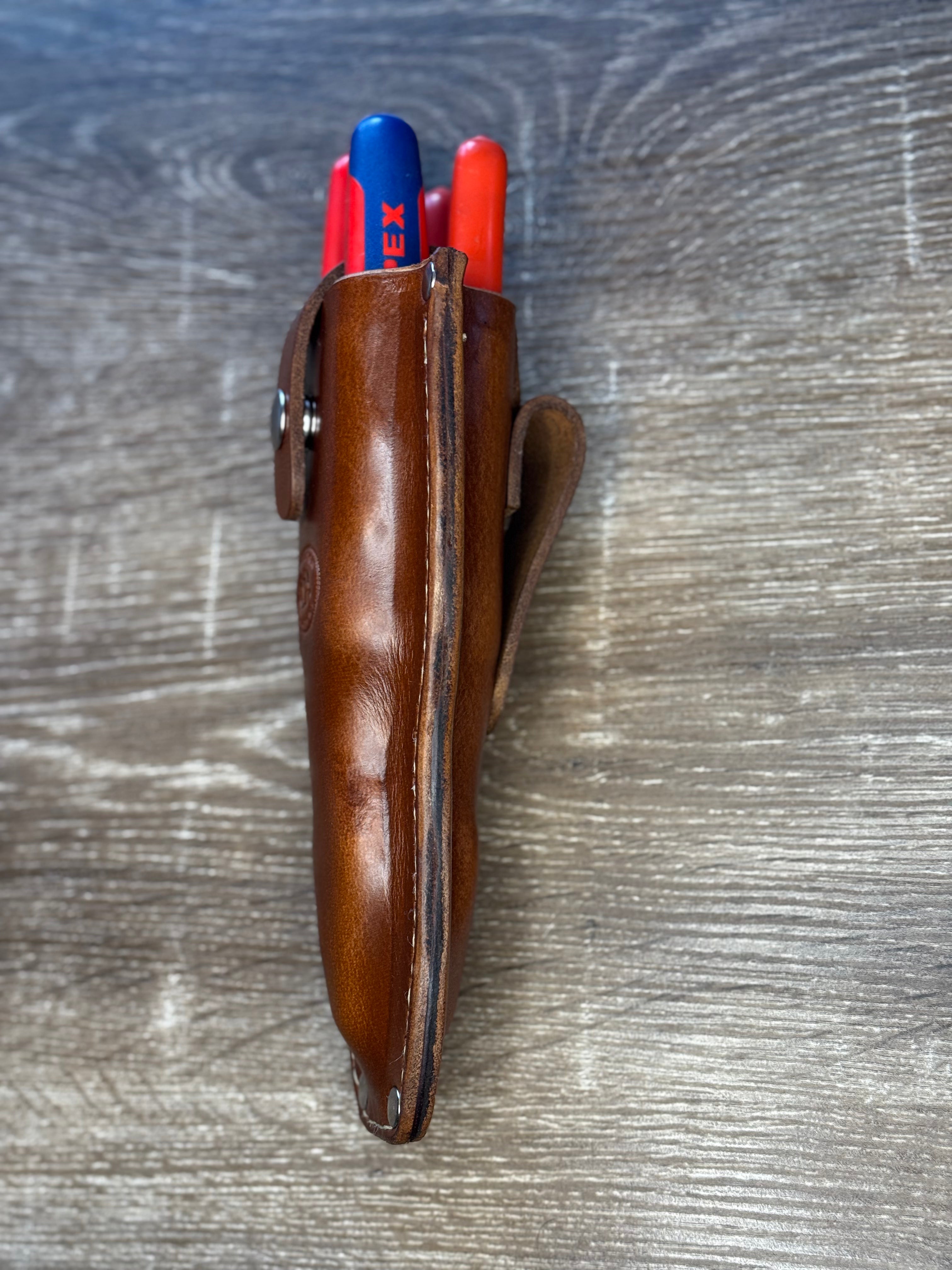 Double pliers and wire cutter pouch